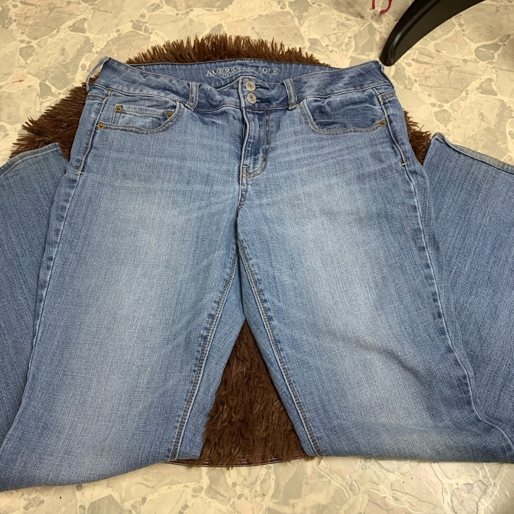 American Eagle stretch jeans with two buttons